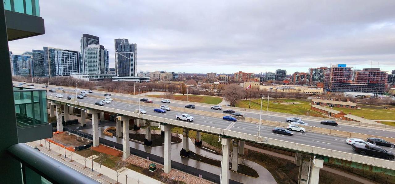 Lakefront Living Downtown Toronto - Free Parking, Gym, Indoor Pool Екстер'єр фото