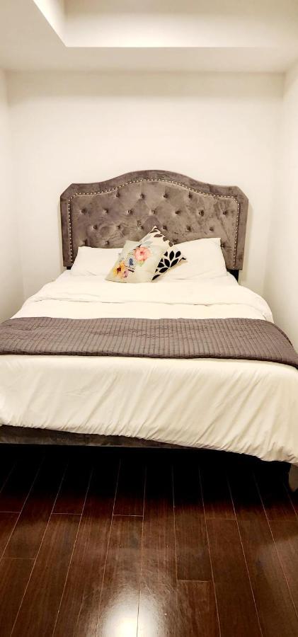 Lakefront Living Downtown Toronto - Free Parking, Gym, Indoor Pool Екстер'єр фото