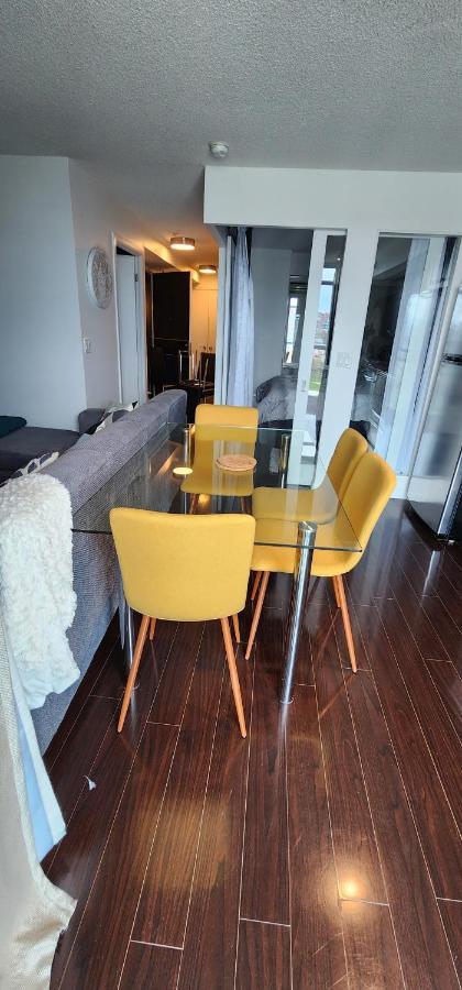 Lakefront Living Downtown Toronto - Free Parking, Gym, Indoor Pool Екстер'єр фото