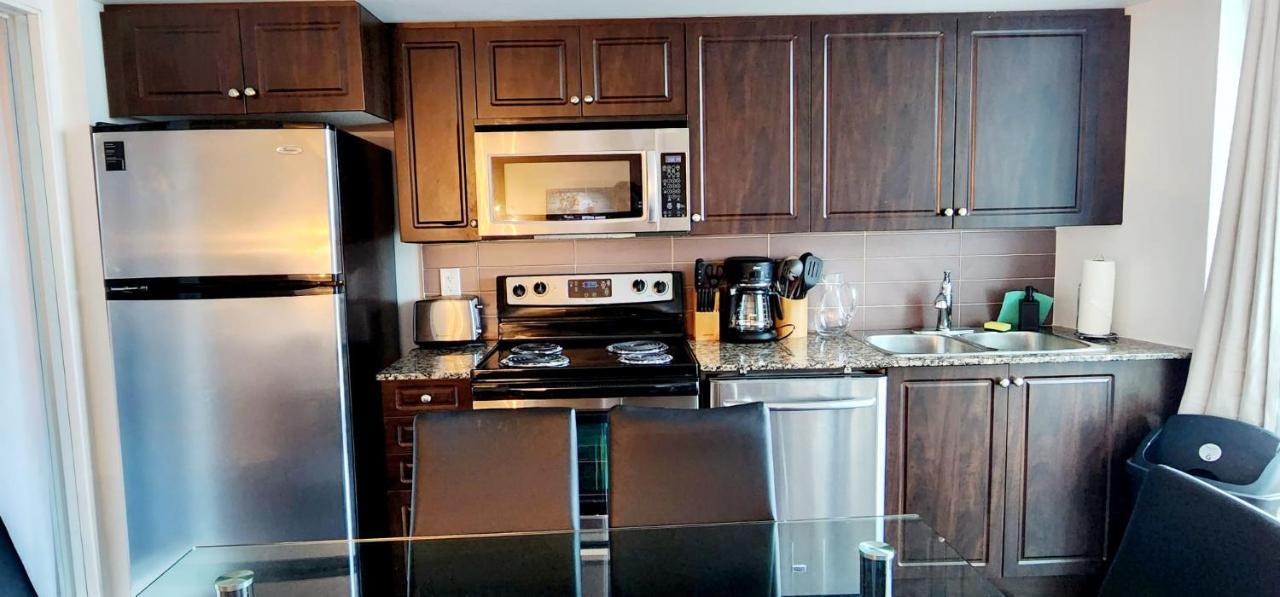 Lakefront Living Downtown Toronto - Free Parking, Gym, Indoor Pool Екстер'єр фото