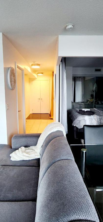 Lakefront Living Downtown Toronto - Free Parking, Gym, Indoor Pool Екстер'єр фото